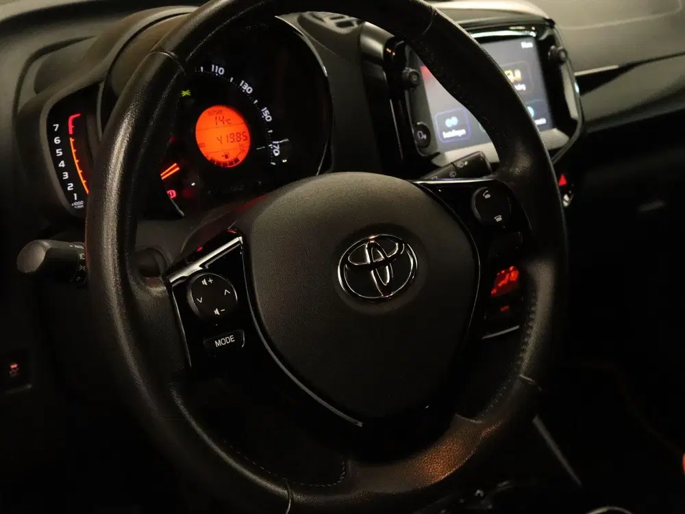 Toyota Aygo 1.0 VVT-i x-JBL uit 2021, foto 2