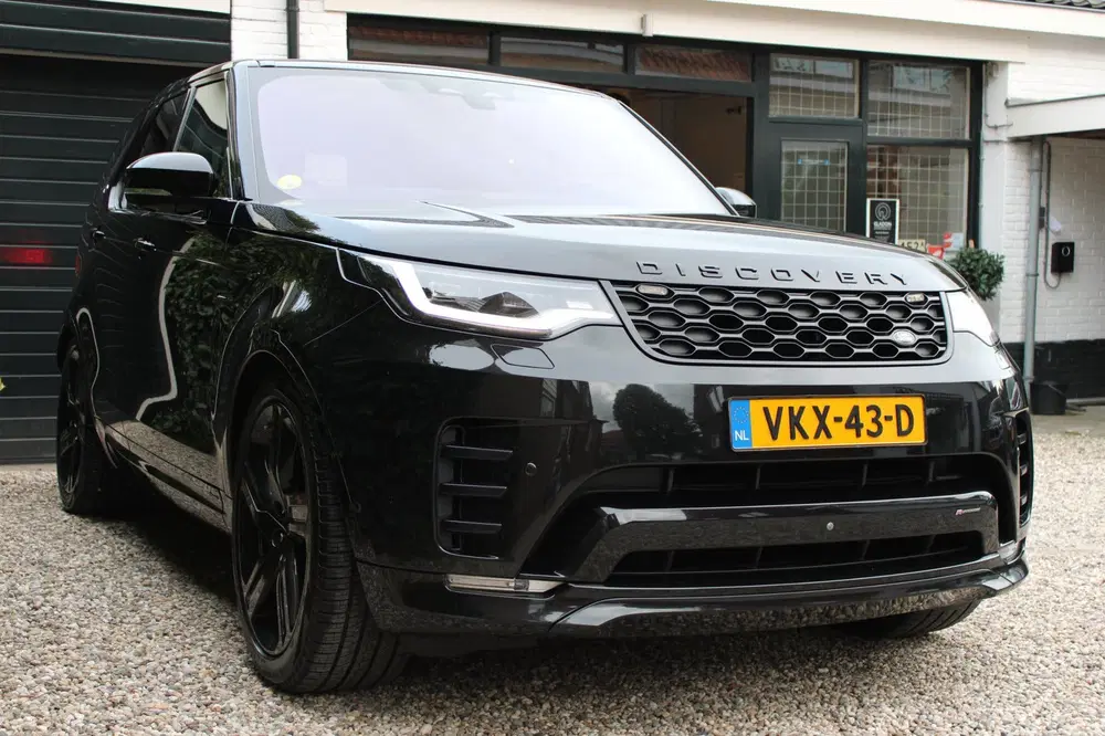 Land Rover Discovery 3.0 D300 R-Dynamic HSE uit 2021, foto 3
