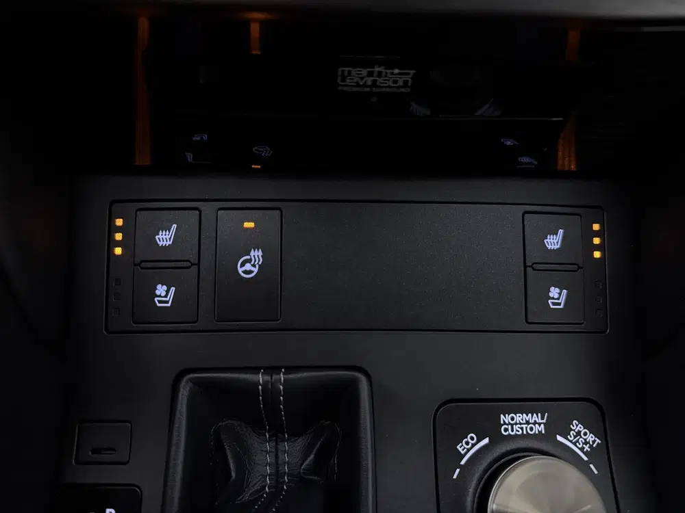 Lexus RC 300h F Sport Premium uit 2019, foto 6