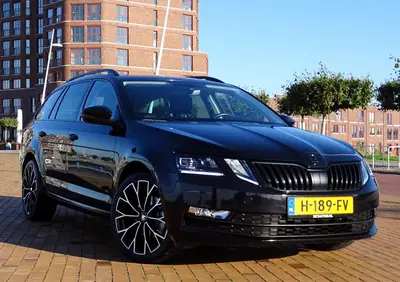Skoda Octavia 1.5 TSI 150pk DSG Carplay 18 inch Led uit 2020