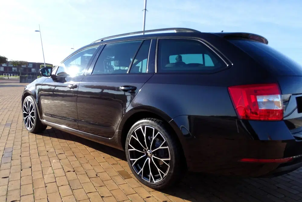 Skoda Octavia 1.5 TSI 150pk DSG Carplay 18 inch Led uit 2020, foto 12