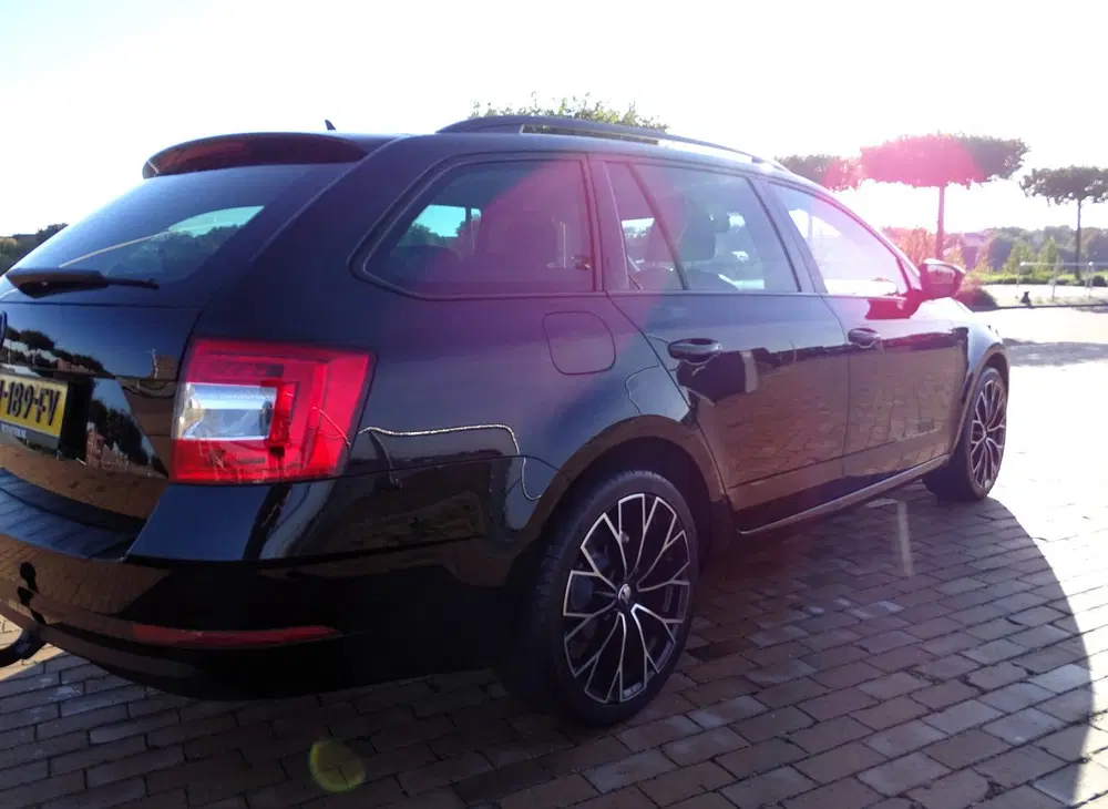 Skoda Octavia 1.5 TSI 150pk DSG Carplay 18 inch Led uit 2020, foto 13