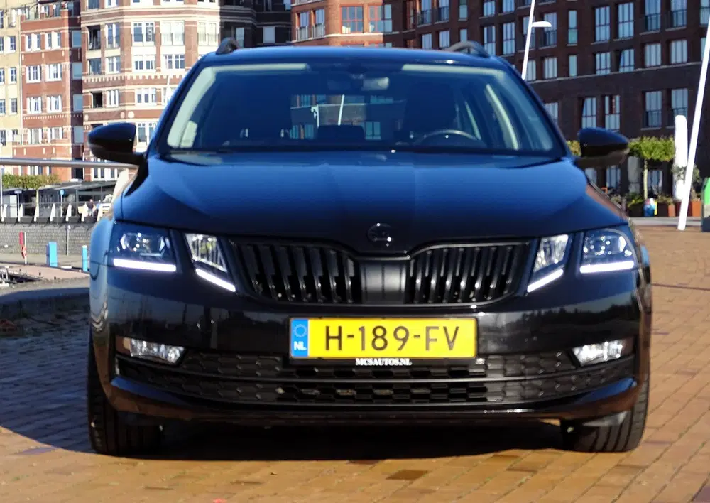 Skoda Octavia 1.5 TSI 150pk DSG Carplay 18 inch Led uit 2020, foto 3
