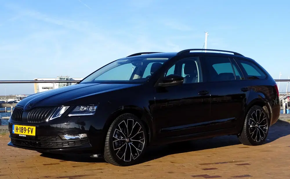 Skoda Octavia 1.5 TSI 150pk DSG Carplay 18 inch Led uit 2020, foto 4
