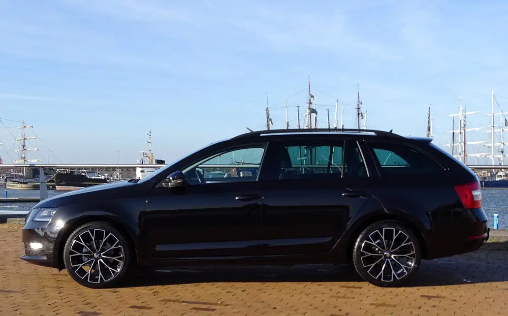 Skoda Octavia 1.5 TSI 150pk DSG Carplay 18 inch Led uit 2020, foto 5