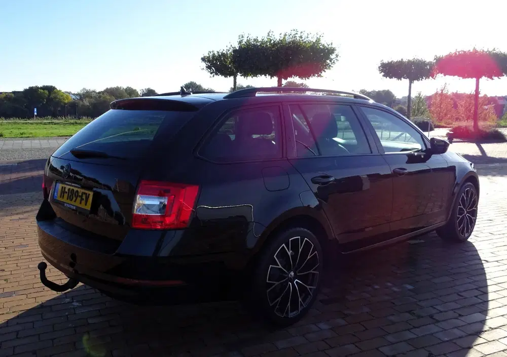 Skoda Octavia 1.5 TSI 150pk DSG Carplay 18 inch Led uit 2020, foto 8
