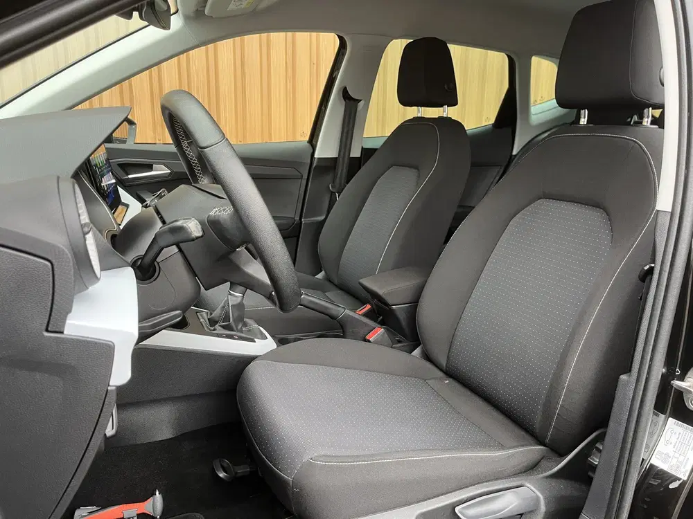 SEAT Arona 1.0 TSI Style Business Intense uit 2023, foto 8