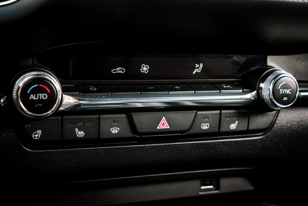 Mazda 3 2.0 123 PK e-SkyActiv-G M Hybrid 122 Luxur uit 2019, foto 11