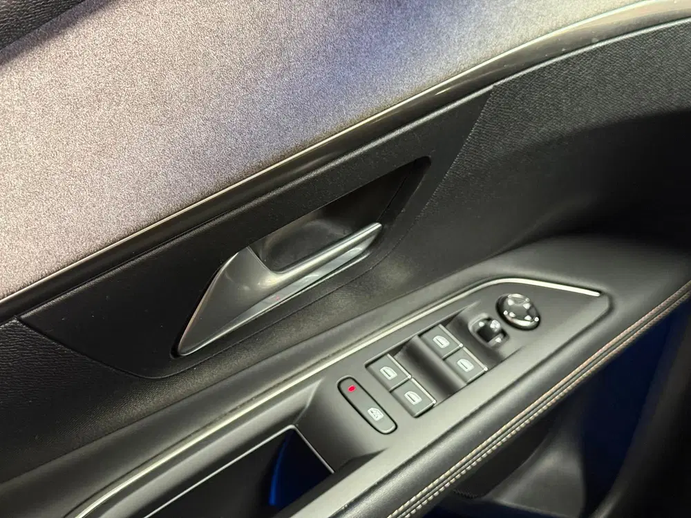 Peugeot 3008 1.2 PureTech GT Pack uit 2022, foto 15