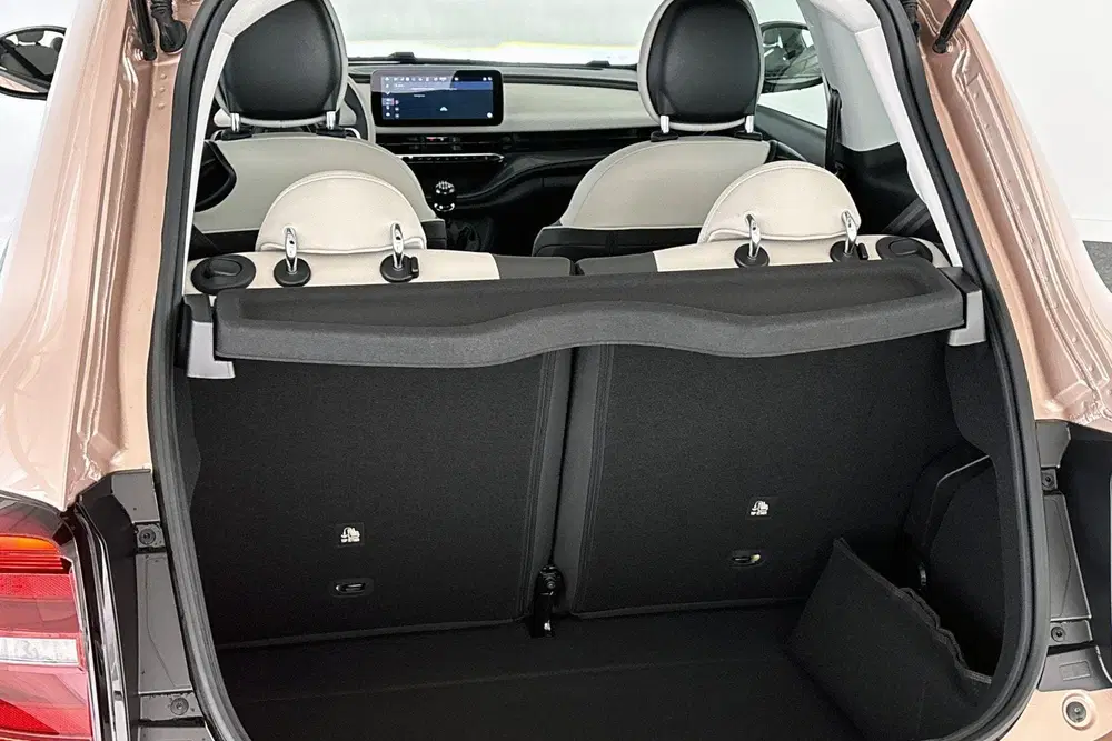Fiat 500 1.0 Hybrid La Prima Panoramadak Stoelverwa uit 2026, foto 10