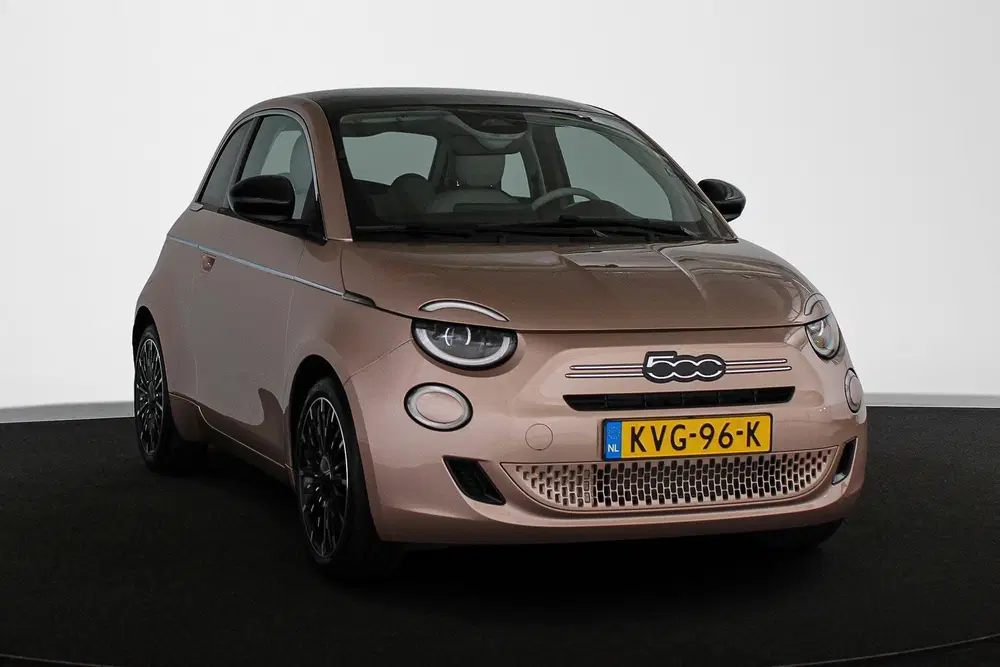 Fiat 500 1.0 Hybrid La Prima Panoramadak Stoelverwa uit 2026, foto 2