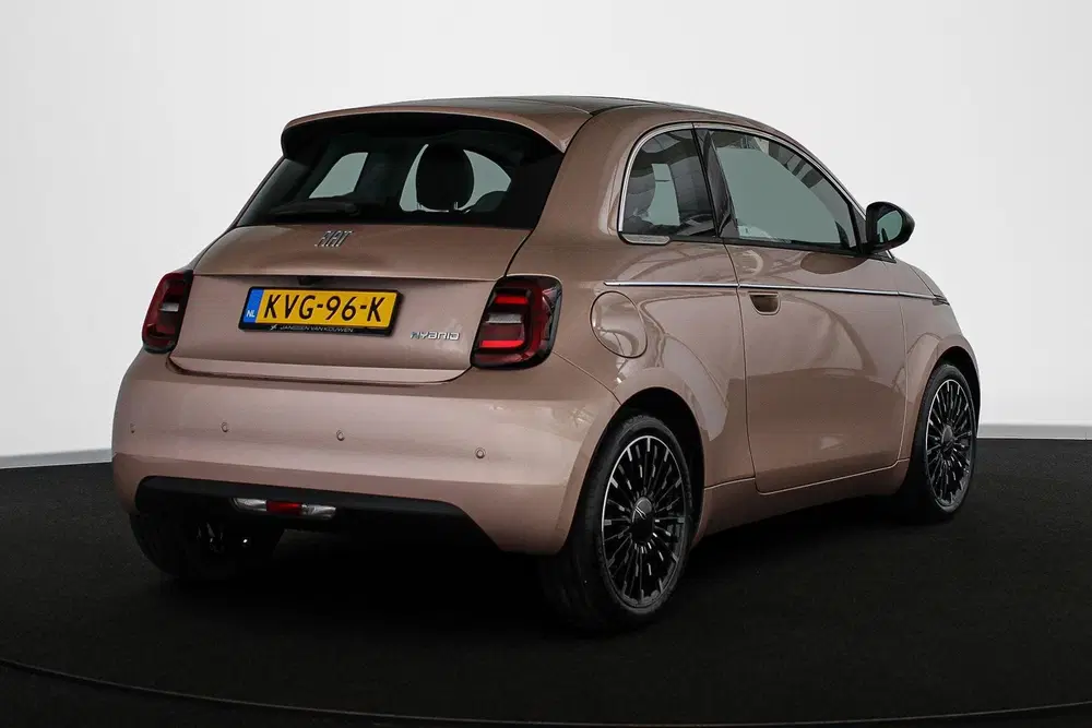 Fiat 500 1.0 Hybrid La Prima Panoramadak Stoelverwa uit 2026, foto 3
