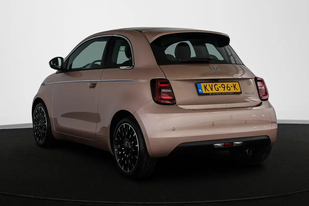 Fiat 500 1.0 Hybrid La Prima Panoramadak Stoelverwa uit 2026, foto 4