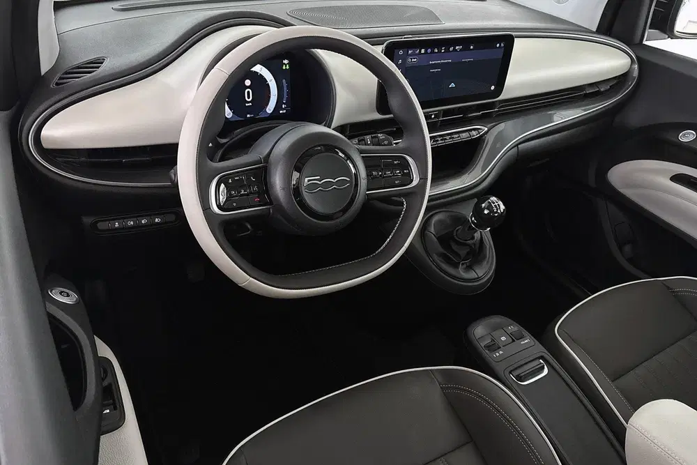 Fiat 500 1.0 Hybrid La Prima Panoramadak Stoelverwa uit 2026, foto 5