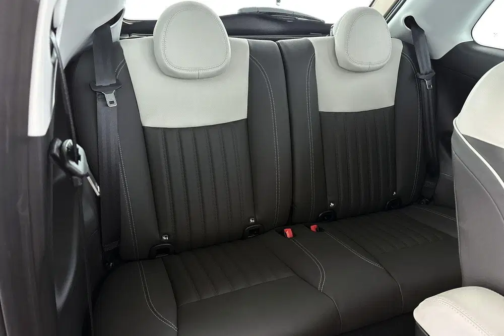 Fiat 500 1.0 Hybrid La Prima Panoramadak Stoelverwa uit 2026, foto 9