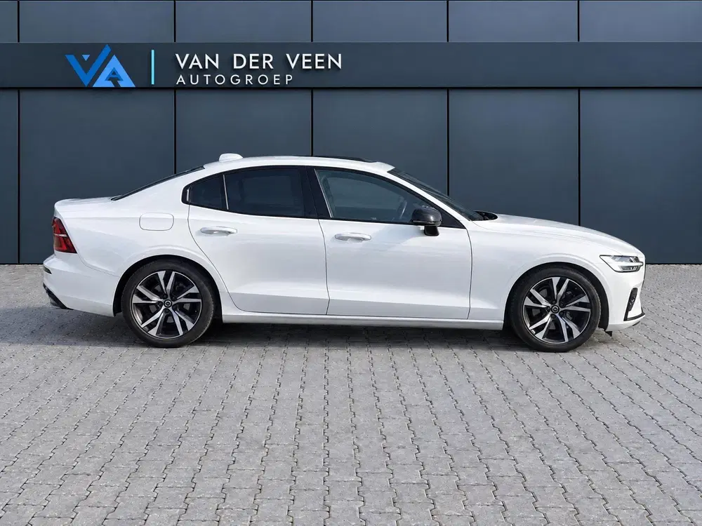 Volvo S60 2.0 B3 R-Design uit 2021, foto 10