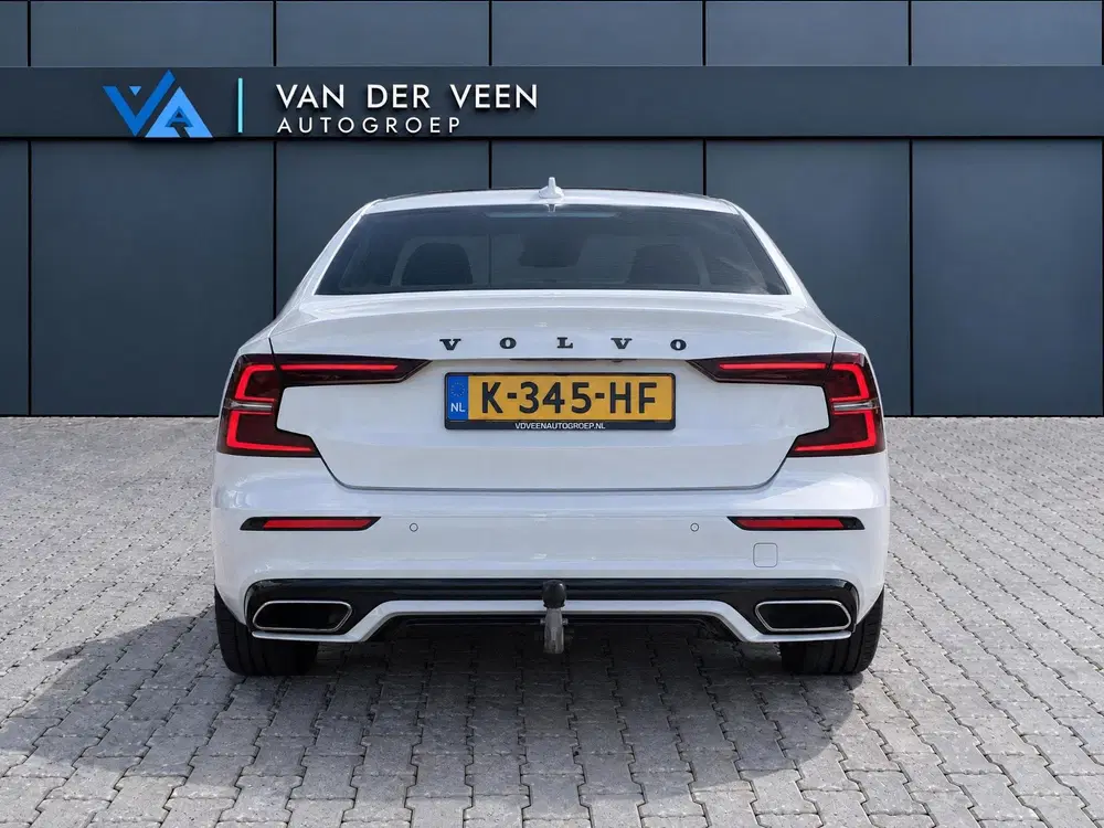 Volvo S60 2.0 B3 R-Design uit 2021, foto 8