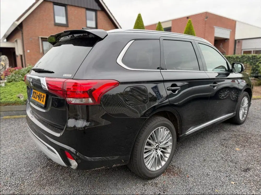 Mitsubishi Outlander 2.4 PHEV PURE+ 4WD Dealeronderhouden sl uit 2021, foto 10
