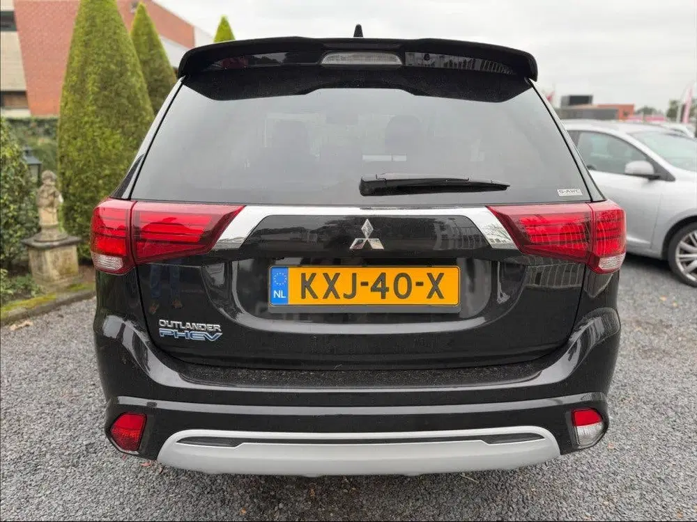 Mitsubishi Outlander 2.4 PHEV PURE+ 4WD Dealeronderhouden sl uit 2021, foto 12