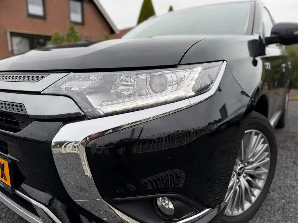 Mitsubishi Outlander 2.4 PHEV PURE+ 4WD Dealeronderhouden sl uit 2021, foto 13