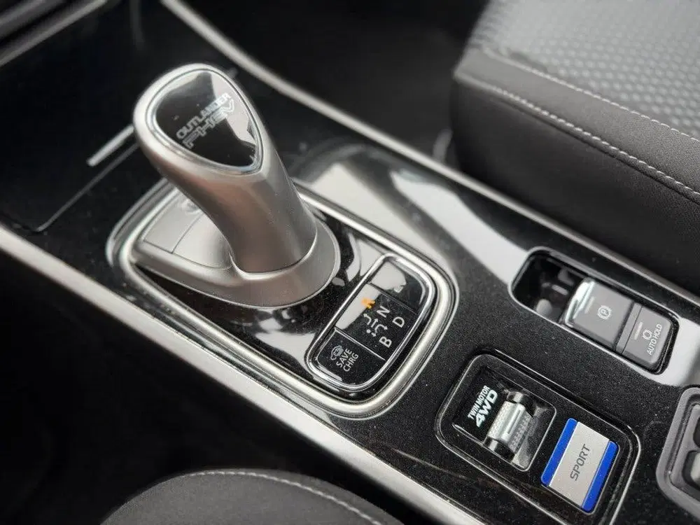 Mitsubishi Outlander 2.4 PHEV PURE+ 4WD Dealeronderhouden sl uit 2021, foto 14