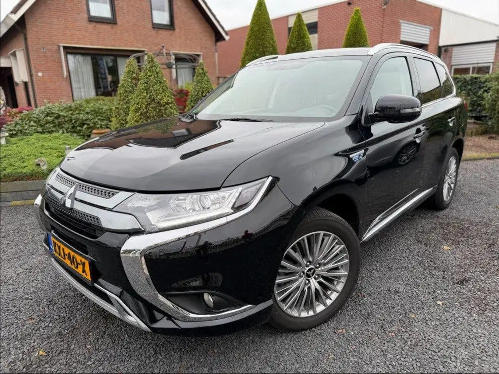 Mitsubishi Outlander 2.4 PHEV PURE+ 4WD Dealeronderhouden sl uit 2021, foto 3