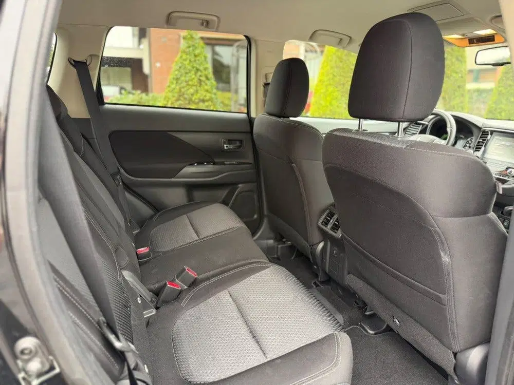 Mitsubishi Outlander 2.4 PHEV PURE+ 4WD Dealeronderhouden sl uit 2021, foto 7