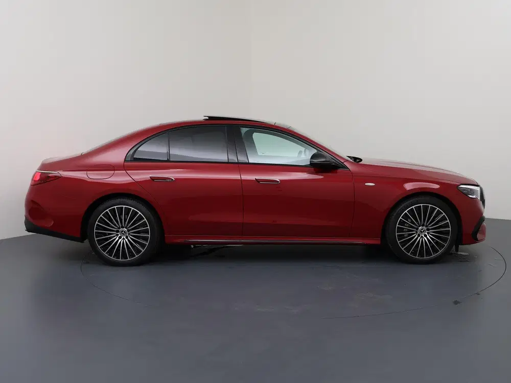Mercedes-Benz E-Klasse 300 e Sport Edition uit 2025, foto 6