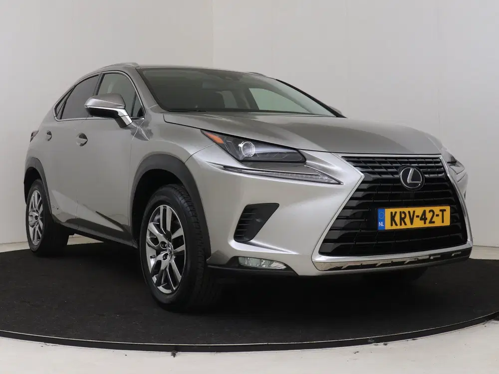 Lexus NX 300h AWD Luxury Line uit 2020, foto 14