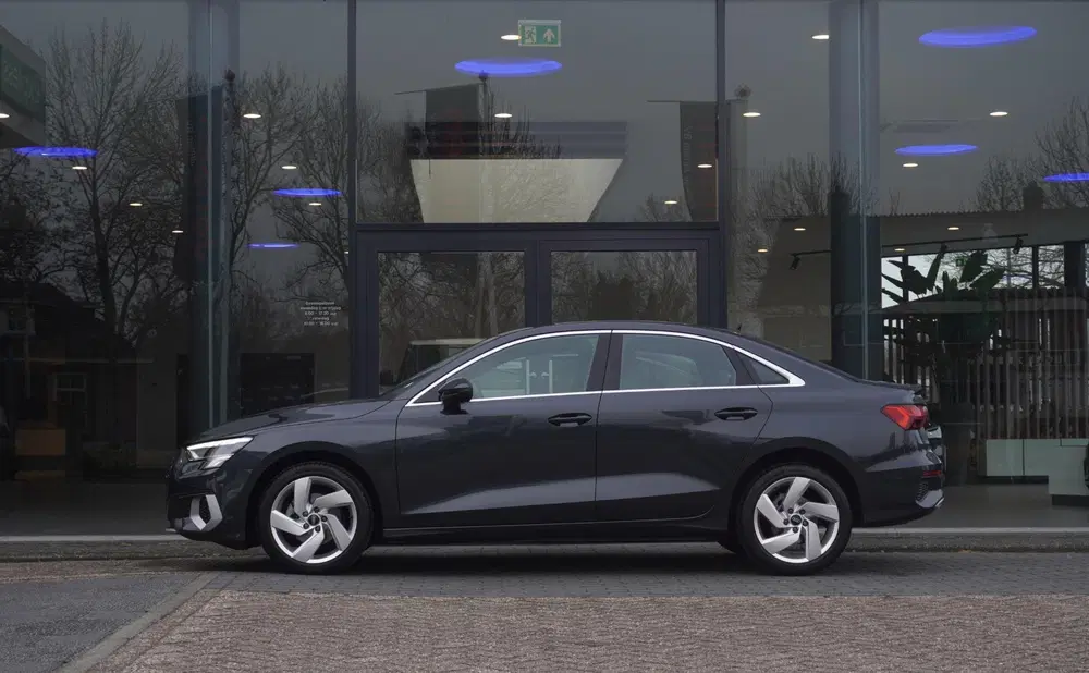 Audi A3 30 TFSI Advanced edition uit 2023, foto 2