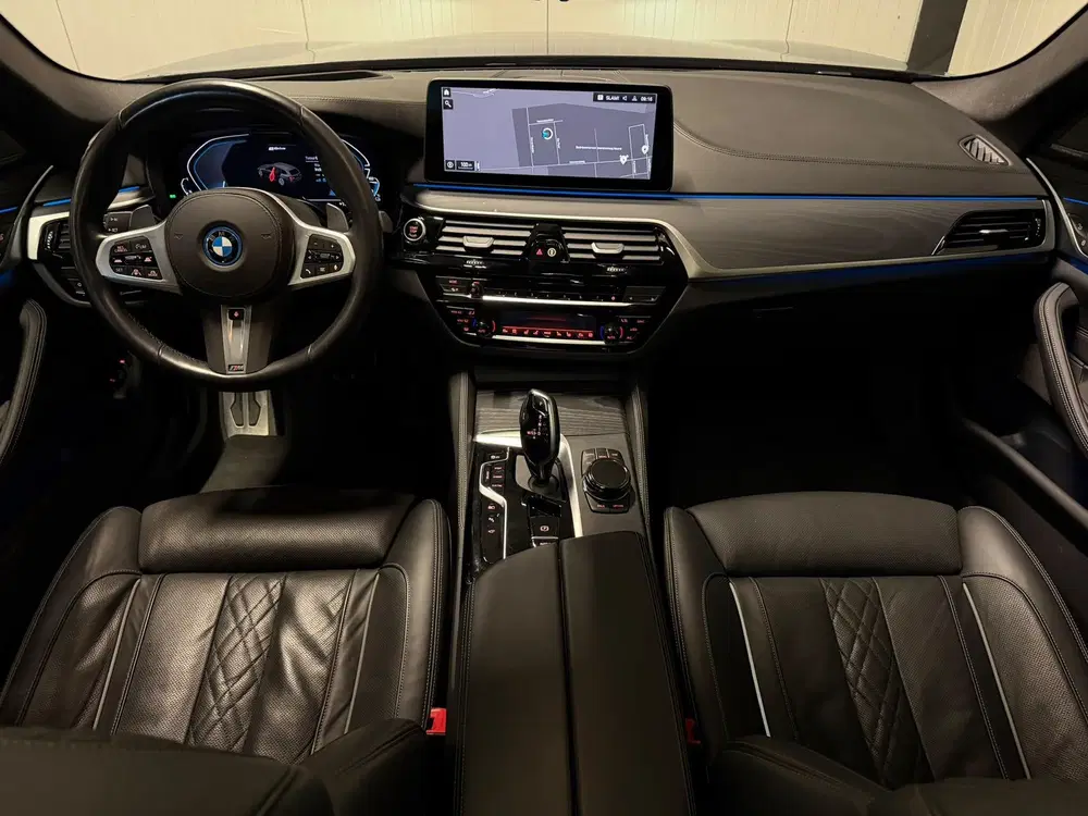 BMW 5-serie 530e xDrive M Sport Pro Pano HUD Massage uit 2023, foto 11