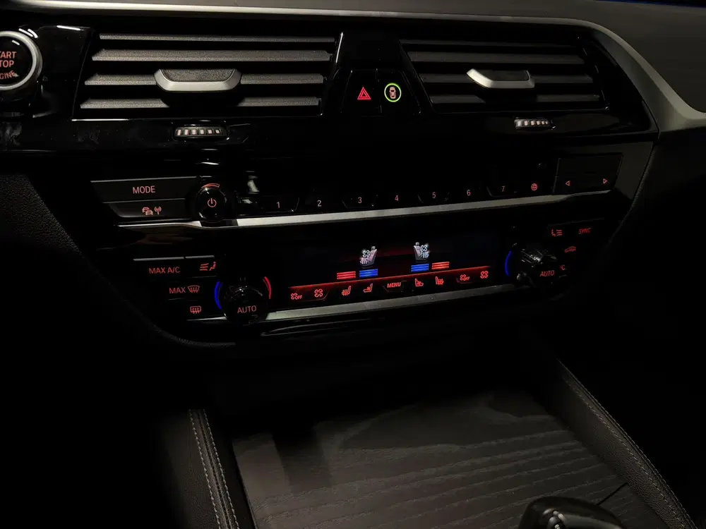 BMW 5-serie 530e xDrive M Sport Pro Pano HUD Massage uit 2023, foto 15