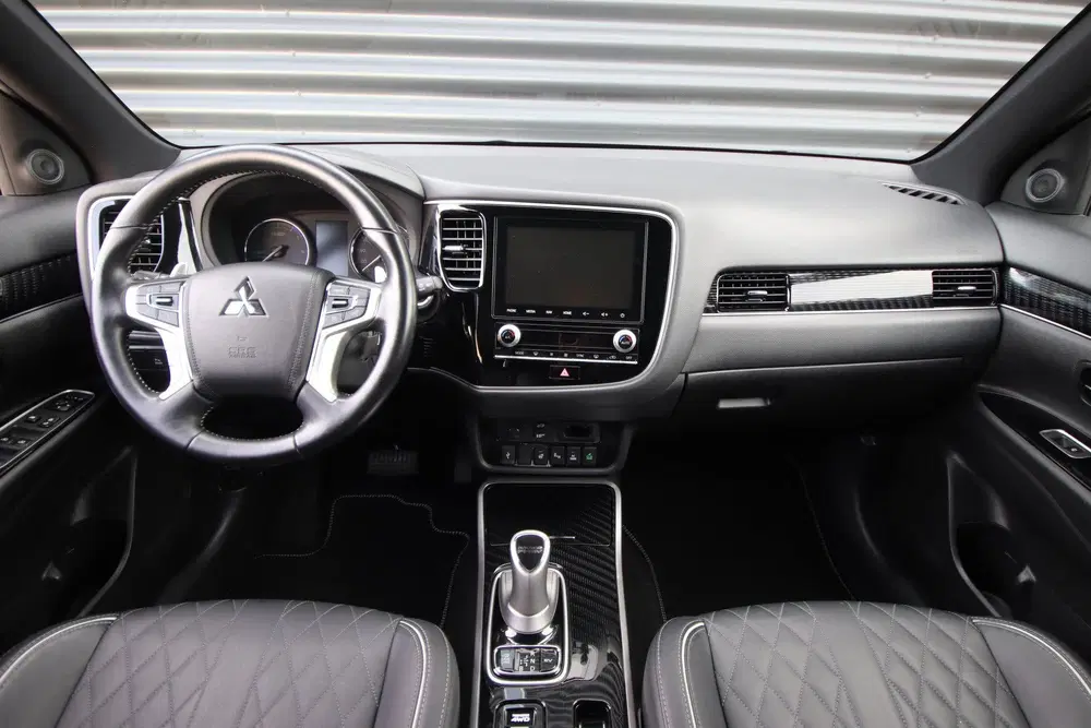 Mitsubishi Outlander 2.4 PHEV Instyle Trekhaak (bj 2020) uit 2020, foto 4