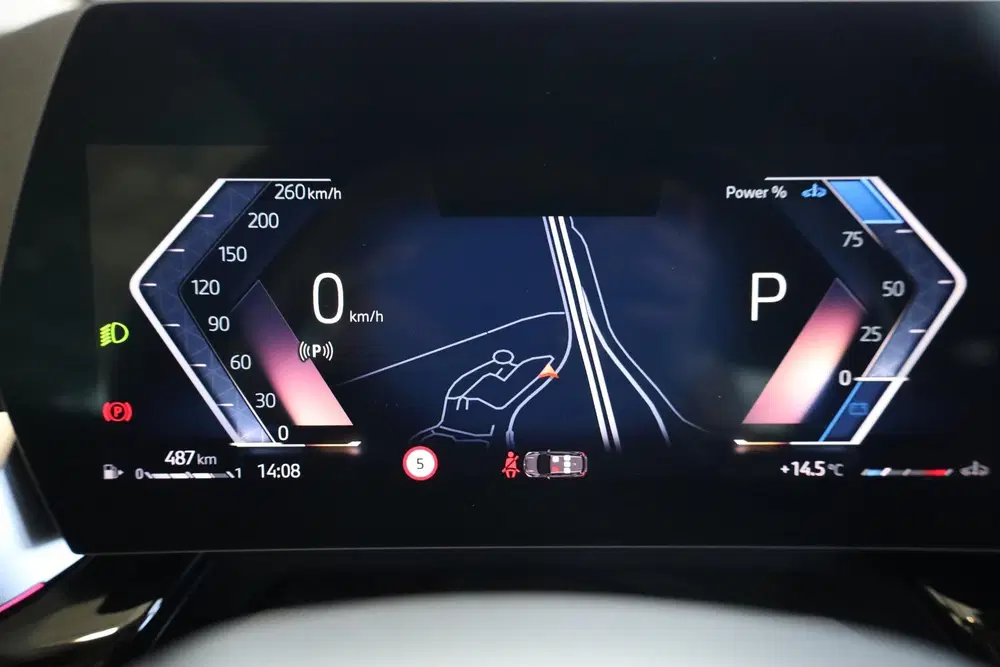 BMW 2-serie Active Tourer 218i uit 2023, foto 13