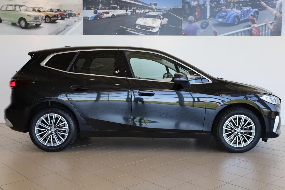 BMW 2-serie Active Tourer 218i uit 2023, foto 3