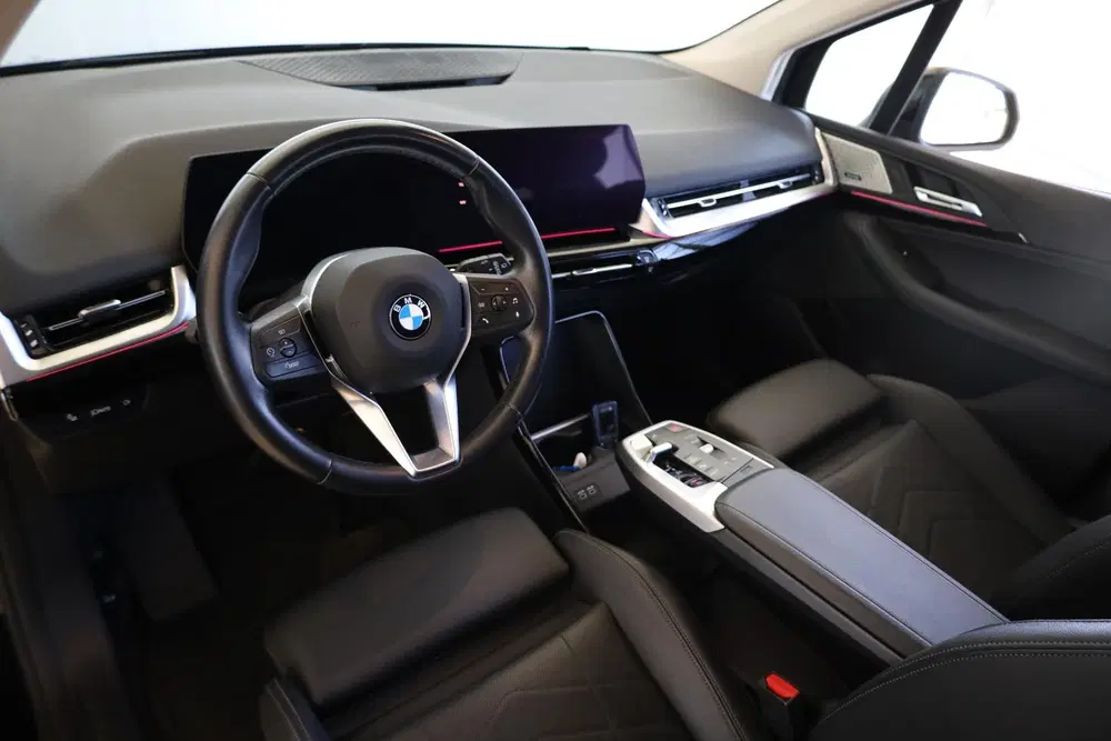 BMW 2-serie Active Tourer 218i uit 2023, foto 8
