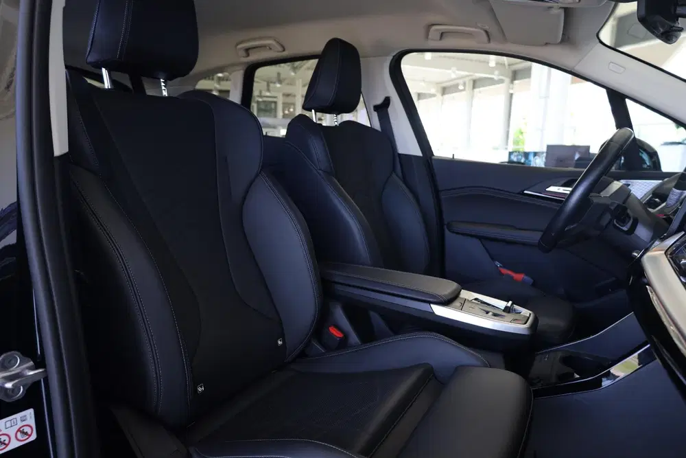 BMW 2-serie Active Tourer 218i uit 2023, foto 9