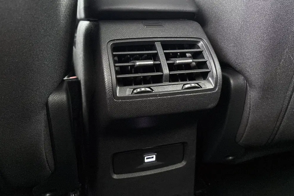 Citroën C4 Citroen C4 1.2 Hybrid 145 Plus Navi Camera uit 2025, foto 11