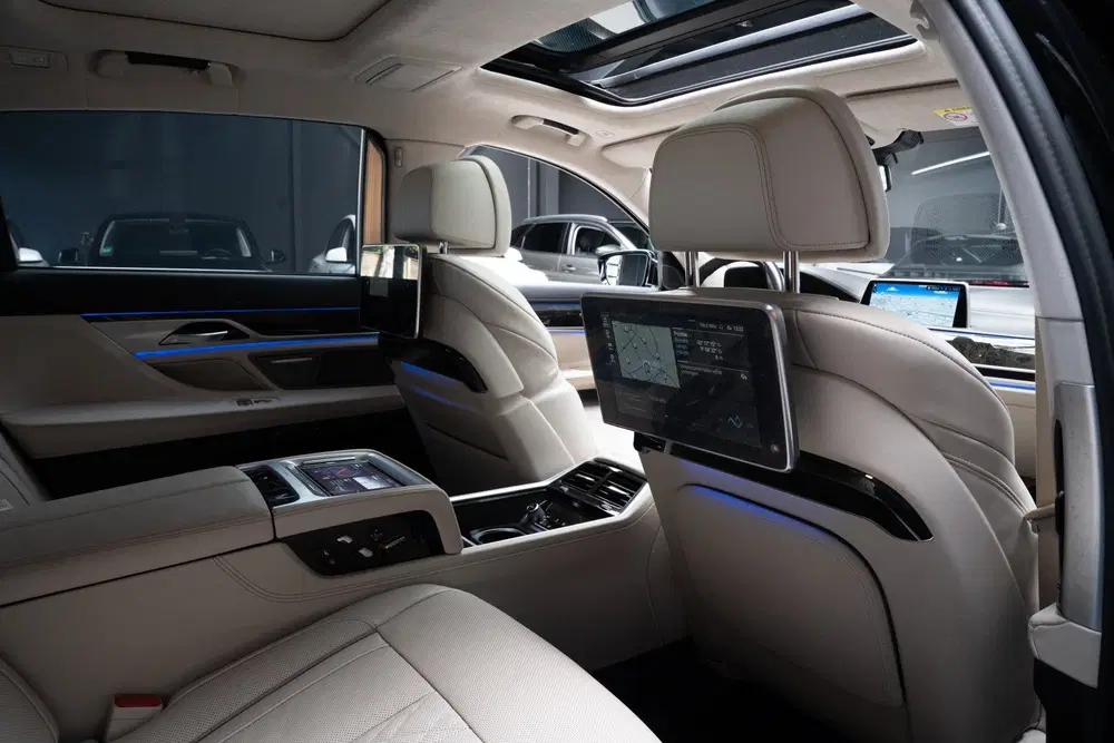 BMW 7-serie 7 Serie 745Le xDrive Executive Lounge HUD uit 2021, foto 15