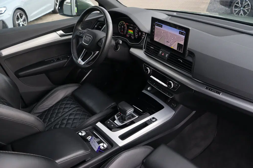 Audi Q5 55 TFSI e S-Line uit 2023, foto 12