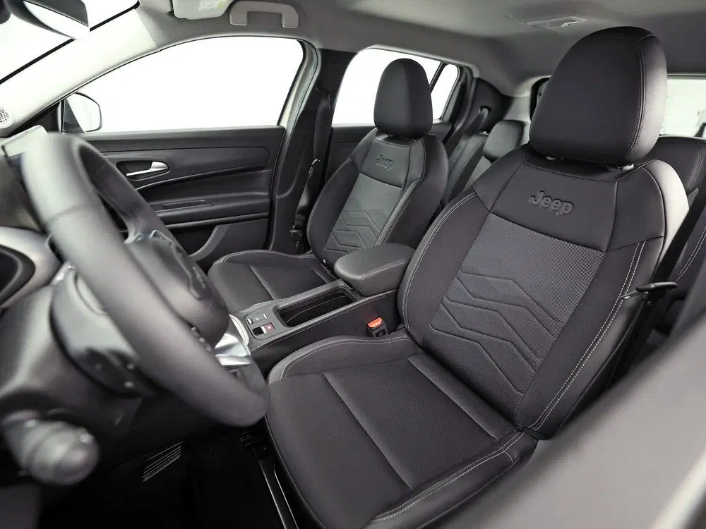 Jeep Avenger 1.2 e-Hybrid Altitude Automaat (APPLE CARP uit 2025, foto 15
