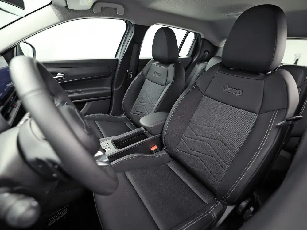 Jeep Avenger 1.2 e-Hybrid Altitude Automaat (APPLE CARP uit 2025, foto 13