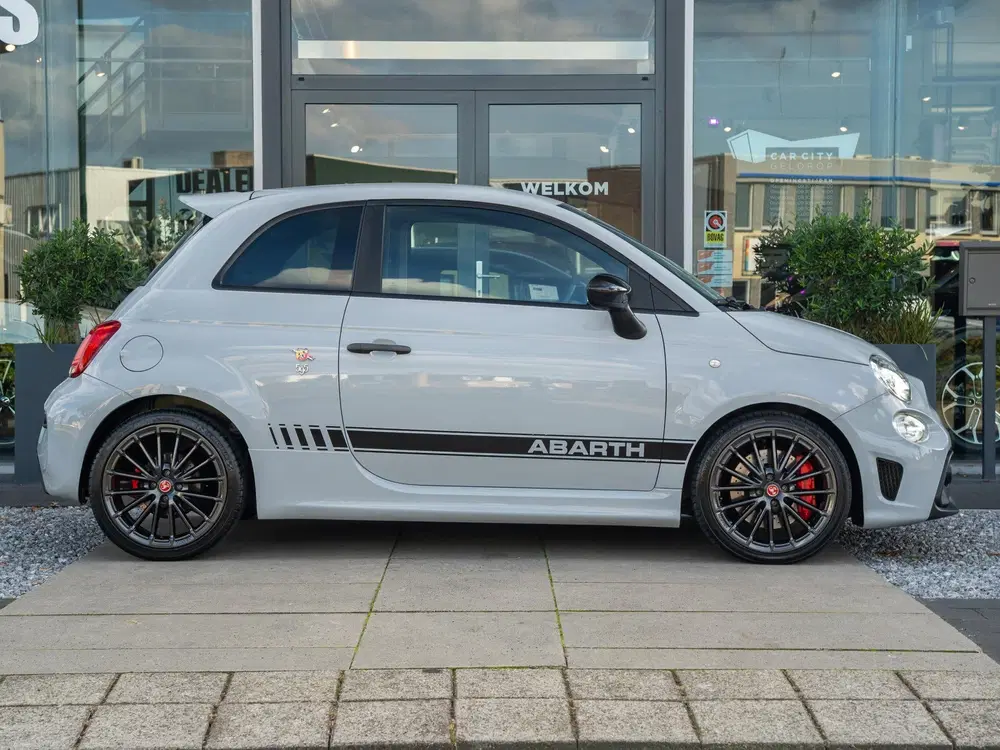 Abarth 595 1.4 T-Jet 180PK uit 2021, foto 2