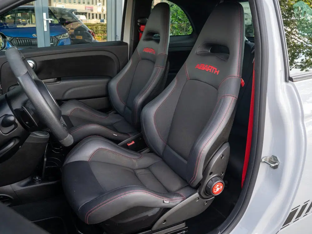 Abarth 595 1.4 T-Jet 180PK uit 2021, foto 8