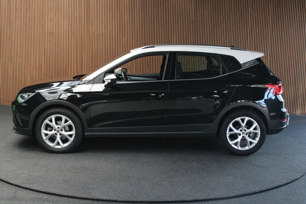 SEAT Arona 1.5 TSI FR Navi Virtual ACC PDC Climate LM uit 2023, foto 2