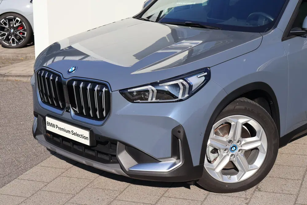 BMW iX1 xDrive30 uit 2023, foto 2