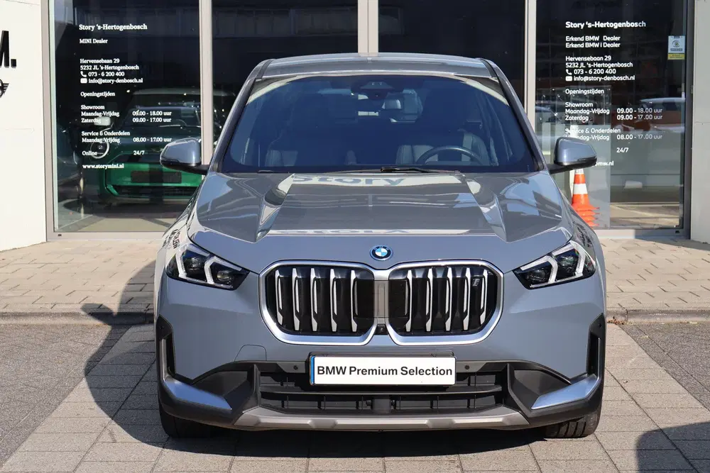 BMW iX1 xDrive30 uit 2023, foto 3