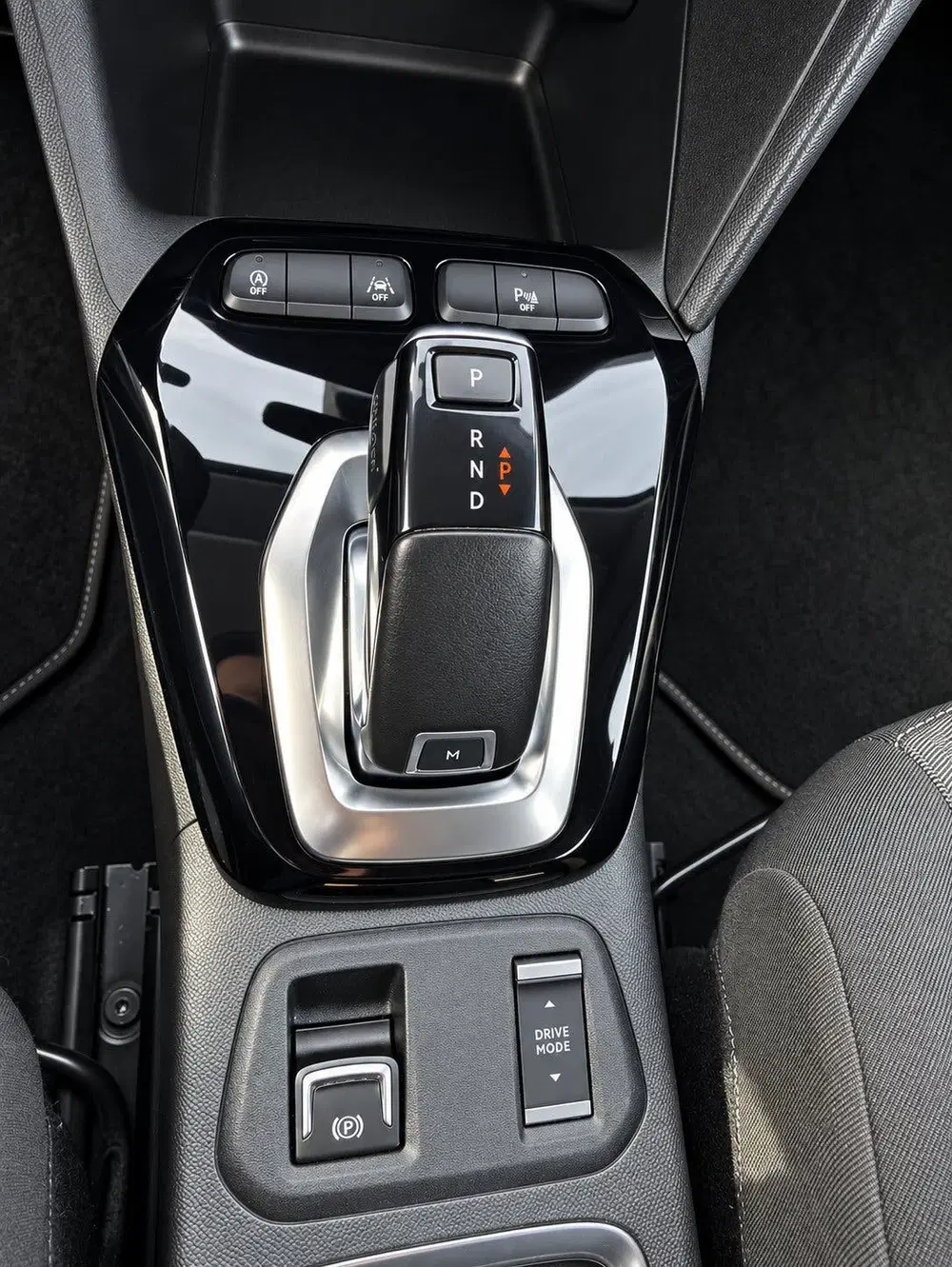 Opel Corsa 1.2 GS Line automaat uit 2020, foto 7