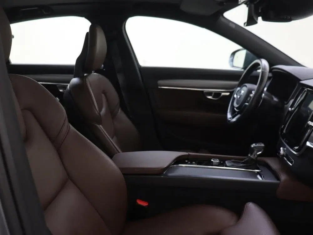 Volvo S90 T4 Momentum+ uit 2019, foto 13