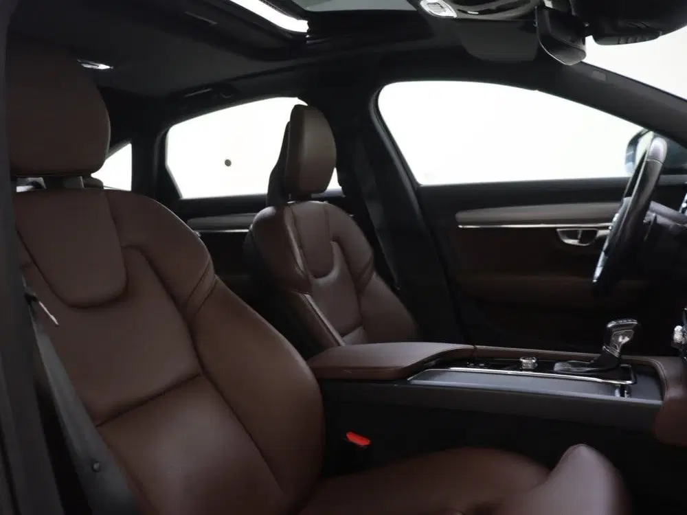 Volvo S90 T4 Momentum+ uit 2019, foto 14